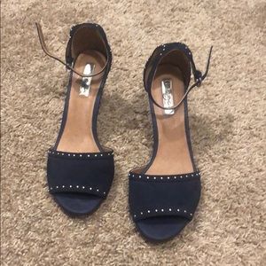 Halogen wedge sandals